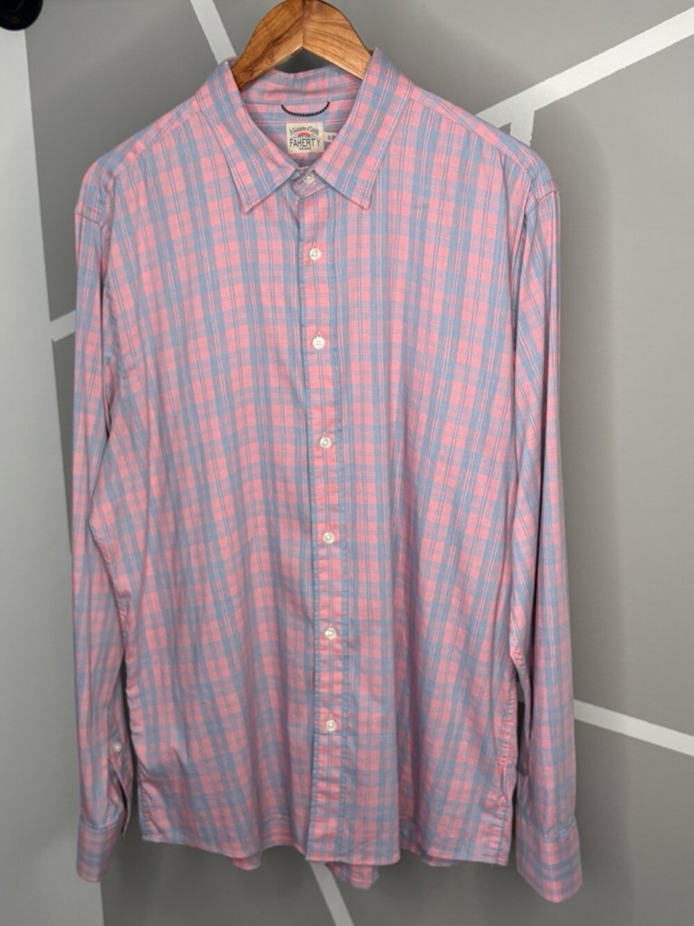 Faherty Movement Long Sleeve Button Down Shirt Men’s XL Rose Plaid Stretch